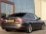 BMW 3-Serie 320i High Executive | Harman/Kardon | Leder | V + A Parkeersensoren | Schakelflippers |