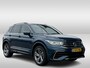 Volkswagen Tiguan 1.4 TSI eHybrid R-Line Business+ / Pano / Head-up / Camera / Parkeersensoren V+A / Navigatie / App connect / Zwenkbare trekhaak /