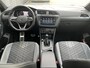 Volkswagen Tiguan 1.4 TSI eHybrid R-Line Business+ / Pano / Head-up / Camera / Parkeersensoren V+A / Navigatie / App connect / Zwenkbare trekhaak /