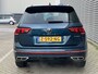 Volkswagen Tiguan 1.4 TSI eHybrid R-Line Business+ / Pano / Head-up / Camera / Parkeersensoren V+A / Navigatie / App connect / Zwenkbare trekhaak /