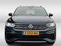 Volkswagen Tiguan 1.4 TSI eHybrid R-Line Business+ / Pano / Head-up / Camera / Parkeersensoren V+A / Navigatie / App connect / Zwenkbare trekhaak /