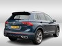 Volkswagen Tiguan 1.4 TSI eHybrid R-Line Business+ / Pano / Head-up / Camera / Parkeersensoren V+A / Navigatie / App connect / Zwenkbare trekhaak /