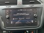 Volkswagen Tiguan 1.5 TSI R-Line / Digitaal dashboard / Navigatie / App connect / Camera / PDC V+A / Lichtmetaal 19 inch /