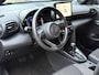 Toyota Yaris Cross 1.5 Hybrid 115 Dynamic APPLE/ANDROID STOEL/STUURVERWARMING NAVI AD-CRUISE PRIVACY-GLASS 17"LM-VELGEN