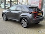 Toyota Yaris Cross 1.5 Hybrid 115 Dynamic APPLE/ANDROID STOEL/STUURVERWARMING NAVI AD-CRUISE PRIVACY-GLASS 17"LM-VELGEN