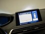 Peugeot 5008 1.2 PureTech Allure Sport (APPLE CARPLAY,NAVI,LED,CAMERA,360 VIEW,LEDER,GETINT,CRUISE,CLIMATE,SPORTSTOELEN,LM VELGEN)