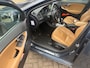 Volvo V40 2.0 T2 Nordic+ | Trekhaak | Camera | Elektrisch verstelbare stoel met geheugen | Keyless Entry/start | Parkeersensoren V+A | DAB | Panoramadak | Leder |
