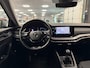Skoda Octavia Combi 1.0 TSI Business Edition * Trekhaak / Navigatie / 18" LM Velgen / NL Auto *