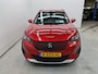 Peugeot e-2008 EV Allure 50 kWh | Achterbank in delen neerklapbaar | Achteruitrijcamera | Airco (automatisch)