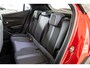Peugeot e-2008 EV Allure 50 kWh | Achterbank in delen neerklapbaar | Achteruitrijcamera | Airco (automatisch)