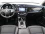 SsangYong Korando E-Motion Platinum 2WD 64 kWh / Trekhaak / 1500KG Trekgewicht / Actieradius 339 km WLTP / Navigatie / LED / Apple CarPlay & Android Auto / Adaptieve Cruise Control / Stoel & Stuurwiel verwarming /