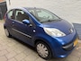 Peugeot 107 1.0-12V XS 3 deurs met een zeer nette kilometerstand