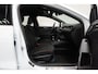 Ford Focus Wagon 1.0 EcoBoost Hybrid ST Line Business NAVI APPLE CLIMA PDC CRUISE TREKHAAK etc.