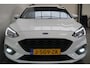 Ford Focus Wagon 1.0 EcoBoost Hybrid ST Line Business NAVI APPLE CLIMA PDC CRUISE TREKHAAK etc.