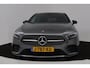 Mercedes-Benz A-klasse 180 Business Solution AMG (PANORAMADAK, SFEERVERLICHTING, STOELVERWARMING, CAMERA, ELEKTR STOELEN)