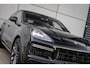 Porsche Cayenne Coupé 4.0 Turbo S E-Hybrid 680pk | Lightweight Sport Package Carbon | Achterasbesturing | Head-up Display | SoH 85%