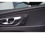 Volvo XC60 2.0 T6 Plug-in hybrid AWD Plus Dark | Schuifdak | Elektrische Stoelen | 360 Camera | Stoel & Stuurverwarming | Trekhaak | 4 Seizoenen banden |
