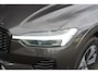 Volvo XC60 2.0 T6 Plug-in hybrid AWD Plus Dark | Schuifdak | Elektrische Stoelen | 360 Camera | Stoel & Stuurverwarming | Trekhaak | 4 Seizoenen banden |