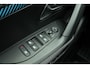 Peugeot e-2008 EV Style 50 kWh Navigatie | Apple Carplay/Android Auto | Camera | Climate en cruise control