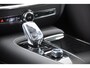 Volvo V60 T6 350PK Automaat AWD Plus Dark / Adaptive cruise control / Elektrische stoelen / Harman Kardon audio / Trekhaak / Pilot assist / BLIS / Stoel en stuur verwarming / Elektrische achterklep / Parkeersensoren met 360 camera / Google infotainment