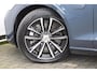 Volvo V60 T6 350PK Automaat AWD Plus Dark / Adaptive cruise control / Elektrische stoelen / Harman Kardon audio / Trekhaak / Pilot assist / BLIS / Stoel en stuur verwarming / Elektrische achterklep / Parkeersensoren met 360 camera / Google infotainment