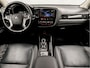 Mitsubishi Outlander 2.0 PHEV Deluxe Automaat (SCHUIFDAK, NAVIGATIE, LEDER, STUUR/STOELVERWARMING, 360 CAMERA, ELEK SPORTSTOELEN, ADAPTIVE CRUISE, GETINT GLAS, NIEUWSTAAT)
