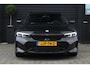 BMW 3-Serie Touring 320e M-sport | HUD | 19 Inch | Pro Pakket | BLIS | Keyless | Koplampen Adaptief