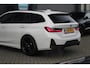 BMW 3-Serie Touring 320e M-sport | Adaptieve Cruise | BLIS | HUB | Pro pakket | Keyless | 19 Inch