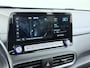 Hyundai Kona Electric EV 64kWh Warmtepomp Adap.Cruise Navi Ecc Camera Pdc Trekhaak Krell®-Audio Apple Carplay Android Auto Comfort SOH 100% Lane Assist DAB Led Lmv 17" Regen-Lichtsensor Keyless 1e Eigenaar Origineel Nederlandse Auto