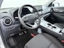 Hyundai Kona Electric EV 64kWh Warmtepomp Adap.Cruise Navi Ecc Camera Pdc Trekhaak Krell®-Audio Apple Carplay Android Auto Comfort SOH 100% Lane Assist DAB Led Lmv 17" Regen-Lichtsensor Keyless 1e Eigenaar Origineel Nederlandse Auto