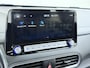 Hyundai Kona Electric EV 64kWh Warmtepomp Adap.Cruise Navi Ecc Camera Pdc Trekhaak Krell®-Audio Apple Carplay Android Auto Comfort SOH 100% Lane Assist DAB Led Lmv 17" Regen-Lichtsensor Keyless 1e Eigenaar Origineel Nederlandse Auto