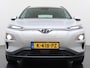 Hyundai Kona Electric EV 64kWh Warmtepomp Adap.Cruise Navi Ecc Camera Pdc Trekhaak Krell®-Audio Apple Carplay Android Auto Comfort SOH 100% Lane Assist DAB Led Lmv 17" Regen-Lichtsensor Keyless 1e Eigenaar Origineel Nederlandse Auto