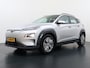 Hyundai Kona Electric EV 64kWh Warmtepomp Adap.Cruise Navi Ecc Camera Pdc Trekhaak Krell®-Audio Apple Carplay Android Auto Comfort SOH 100% Lane Assist DAB Led Lmv 17" Regen-Lichtsensor Keyless 1e Eigenaar Origineel Nederlandse Auto
