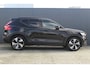 Volvo XC40 1.5 T4 Recharge R-Design | Incl. 12 maanden garantie | Harman/Kardon audio | Schuif/kantel dak | Apple carplay/Android auto | Stuurwiel verwarming | Voorstoelen verwarmd | DAB | Navigatie | Lichtmetalen velgen | Climate control | Zwart dakhemel