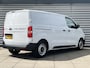 Peugeot Expert GB L2 75kWh 136pk City NAV pakket e-PTO 400V Reservewiel Geïsoleerde comfort scheidingswand met vaste ruit