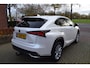 Lexus NX 300h AWD Luxury Line AUTOM/PANO DAK/CRUISE/NAVI/CARPLAY/CAMERA/TREKH/XENON/LEDER/DEC 2018/PDC V+A/LMW 18"/USB/STOEL VERW