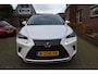 Lexus NX 300h AWD Luxury Line AUTOM/PANO DAK/CRUISE/NAVI/CARPLAY/CAMERA/TREKH/XENON/LEDER/DEC 2018/PDC V+A/LMW 18"/USB/STOEL VERW