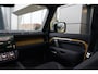 Land Rover Defender 110 2.0 P300e 110 Trophy Edition | Koelvak | Voorstoelen verwarmd / gekoeld | Elektrische trekhaak |