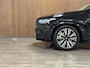 Volvo XC90 T8 AWD Recharge Ultra Dark Luchtvering | Trekhaak | All Season Banden | 360 Camera | 455pk | Head-Up Display | Harman Kardon | Adaptieve Cruise Control | Stoelverwarming voor+achter | Stuurwielverwarming | Schuifdak | Full LED Meesturende koplampen | Pilot Assist | BLIS Dode Hoek Detectie | Alcantara hemelbekleding | Lederen zonnekleppen en handgrepen | Elektrische voorstoelen geheugen | Lederen bekleding | Zitting verlenging voorstoelen | Lederen dashboard | 20 Inch | Google Infotainment | Keyless Drive | Privacy Glass | Elektrisch bedienbare achterklep | Geïntegreerd kinderzitje achterin | Geïntegreerde zongordijnen achterportieren | Verlichte instaplijsten | 7-Persoons | 4-Zone Climate Control | DAB Radio | Apple Carplay/Android Auto | Alarm Klasse III | Draadloos telefoon opladen | Volvo On Call met mobiele App functie | Onyx Black Metallic |