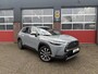 Toyota Corolla Cross Hybrid 140 Style Comfort, Manhatten Grey, Stoel en stuur verwarming, electrische achterklep,