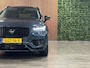 Volvo XC90 T8 AWD Recharge Ultra Dark Black Vol! | Bowers & Wilkins | Luchtvering | Stoelventilatie | Trekhaak | 360 Camera | Head-Up Display | Stoelmassage | 455pk | Adaptieve Cruise Control | Stoelverwarming voor+achter | Stuurwielverwarming | Schuifdak | 22 Inch | Full LED Meesturende koplampen | Pilot Assist | BLIS Dode Hoek Detectie | Alcantara hemelbekleding | Lederen handgrepen en zonnekleppen | Elektrische voorstoelen geheugen | Nappa Lederen bekleding | Zitting verlenging voorstoelen | Geïntegreerde runningboards in zwart | Keyless Drive | Parkeersensoren voor+achter | Privacy Glass | Elektrisch bedienbare achterklep | Geïntegreerde zongordijnen achterportieren | Geïntegreerd kinderzitje achterin | Verlichte instaplijsten | 7-Persoons | 4-Zone Climate Control | DAB Radio | Apple Carplay/Android Auto | Alarm Klasse III | Draadloos telefoon opladen | Volvo On Call met mobiele App functie | Denim Blue Metallic |
