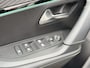 Peugeot e-2008 EV GT Pack 50 kWh SoH 90,9% / Warmtepomp / 3 Fase / Panoramadak / Adaptive cruise / Apple carplay / Pakeer assistent / Alcantara