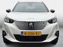 Peugeot e-2008 EV GT Pack 50 kWh SoH 90,9% / Warmtepomp / 3 Fase / Panoramadak / Adaptive cruise / Apple carplay / Pakeer assistent / Alcantara