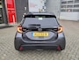 Toyota Yaris 1.5 Hybrid 115 Dynamic Comfort Pack STUUR- EN STOELVERWARMING PARKEERSENSOREN RCTA BLIND SPOT ELEK. INKLAPBARE BUITENSPIEGELS