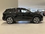 Volkswagen Tiguan 1.5 eTSI Life Edition 150 PK | Apple Carplay | Panoramadak | Trekhaak | Stoelverwarming | Dodehoeksensoren | Stuurwielverwarming | Achteruitrijcamera | Park Assist | Sfeerverlichting | 19'' Lichtmetalen Catania Velgen | Elektrische Achterklep | Rijstrookhulp | Adaptive Cruise Control | Elektrische Lendensteun |