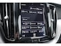Volvo XC60 2.0 T5 R-Design | Luchtvering | Harman Kardon Audio | Keyless Entry | Achteruitrijcamera | Head-up Display | Panoramadak | LED Koplampen Adaptief | BLIS | Cruise Control Adaptief | Trekhaak