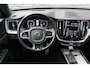 Volvo XC60 2.0 T5 R-Design | Luchtvering | Harman Kardon Audio | Keyless Entry | Achteruitrijcamera | Head-up Display | Panoramadak | LED Koplampen Adaptief | BLIS | Cruise Control Adaptief | Trekhaak