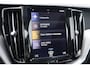 Volvo XC60 2.0 T5 R-Design | Luchtvering | Harman Kardon Audio | Keyless Entry | Achteruitrijcamera | Head-up Display | Panoramadak | LED Koplampen Adaptief | BLIS | Cruise Control Adaptief | Trekhaak