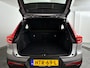 Volvo XC40 B4 Plus Dark Modeljaar 2026 | Parkeercamera | Harman Kardon | Stoel- en Stuurverwarming | Trekhaak