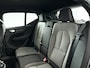 Volvo XC40 B4 Plus Dark Modeljaar 2026 | Parkeercamera | Harman Kardon | Stoel- en Stuurverwarming | Trekhaak
